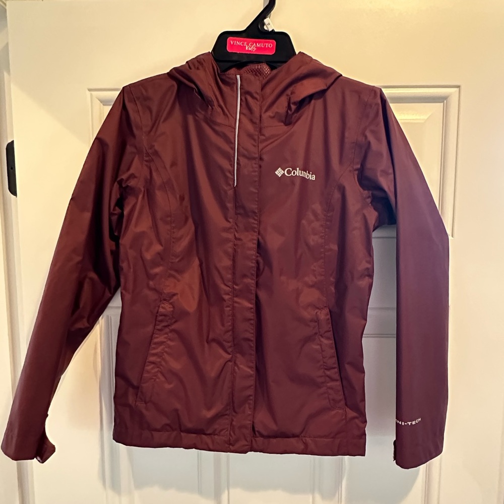 Columbia Omni-tech maroon kids jacket size small 7/8 like new condition